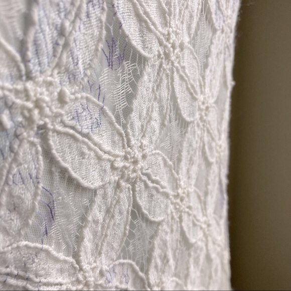 Floral Embroidered and Lace dress - Picture 5 of 6